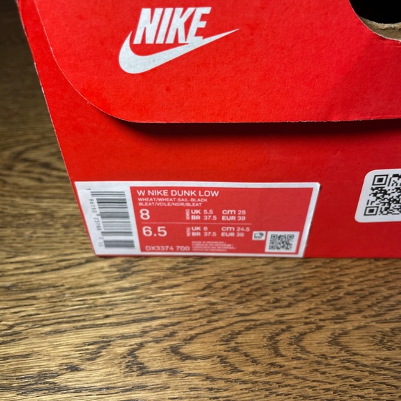 SOLD🎁New Nike Dunk size 8 US Woman AUTHENTIC - Picture 2 of 5